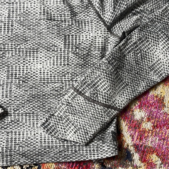 The North Face Cropped Motivation Hoodie Size M - Picture 6 of 10